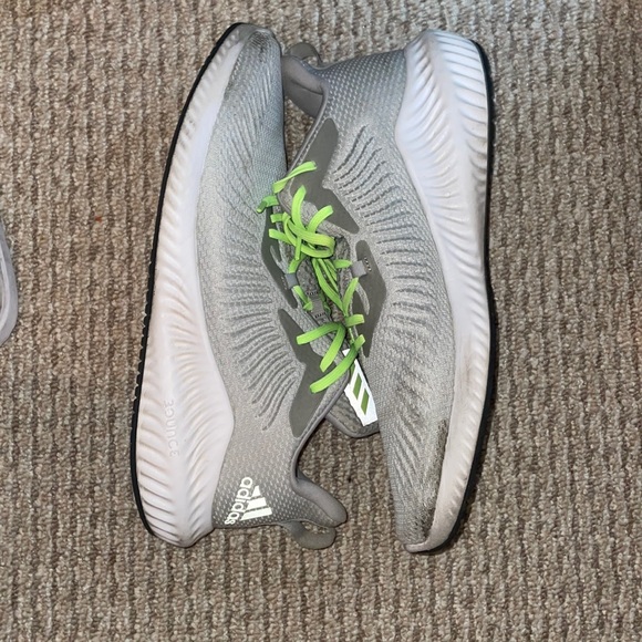 Adidas running shoes - Picture 2 of 2